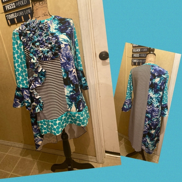 Tops - 💙Hi low Patchwork top💙
